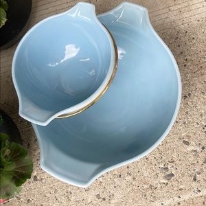 Pyrex golden grapes and delphite blue bowl set